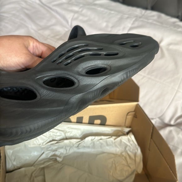 Yeezy Foam RNR - Picture 4 of 5